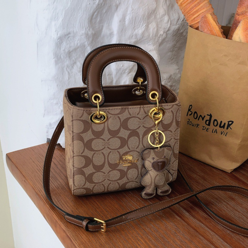 Women'S Bags At M&S - 2026年新作ラグジュアリーレディースヴィンテージモノグラムハンドバッグ デザイナーレディーストートクロスボディバッグ ベアチャーム付き