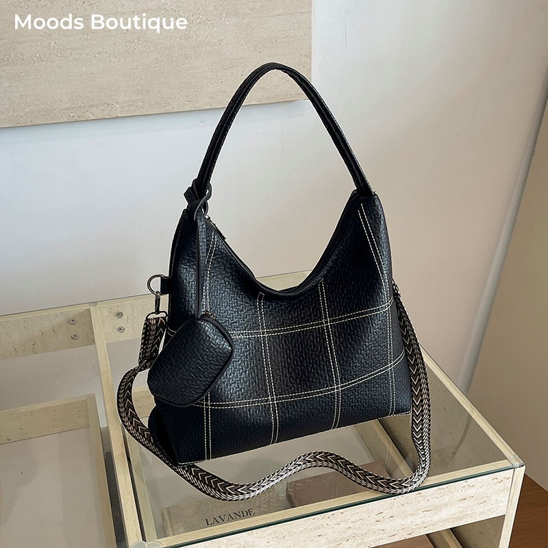 大容量女性用ホーボートートバッグ ブラック コントラストステ - Women Bags In Amazon のレビューと価格